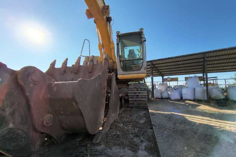 OmecoHub - Immagine NEW HOLLAND E145
